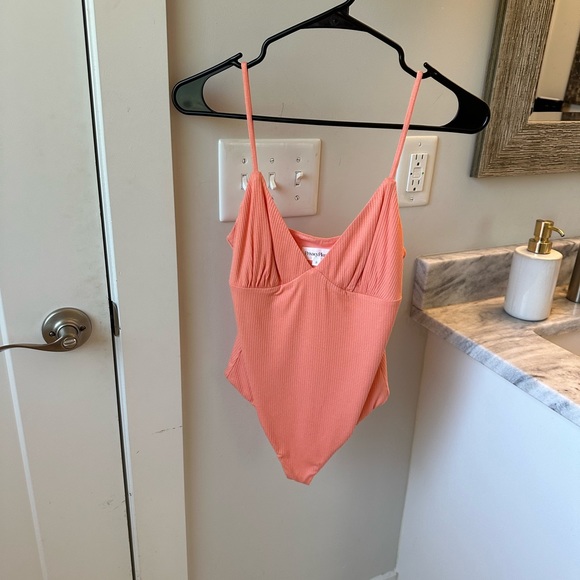Privacy please pink bodysuit - Picture 2 of 4